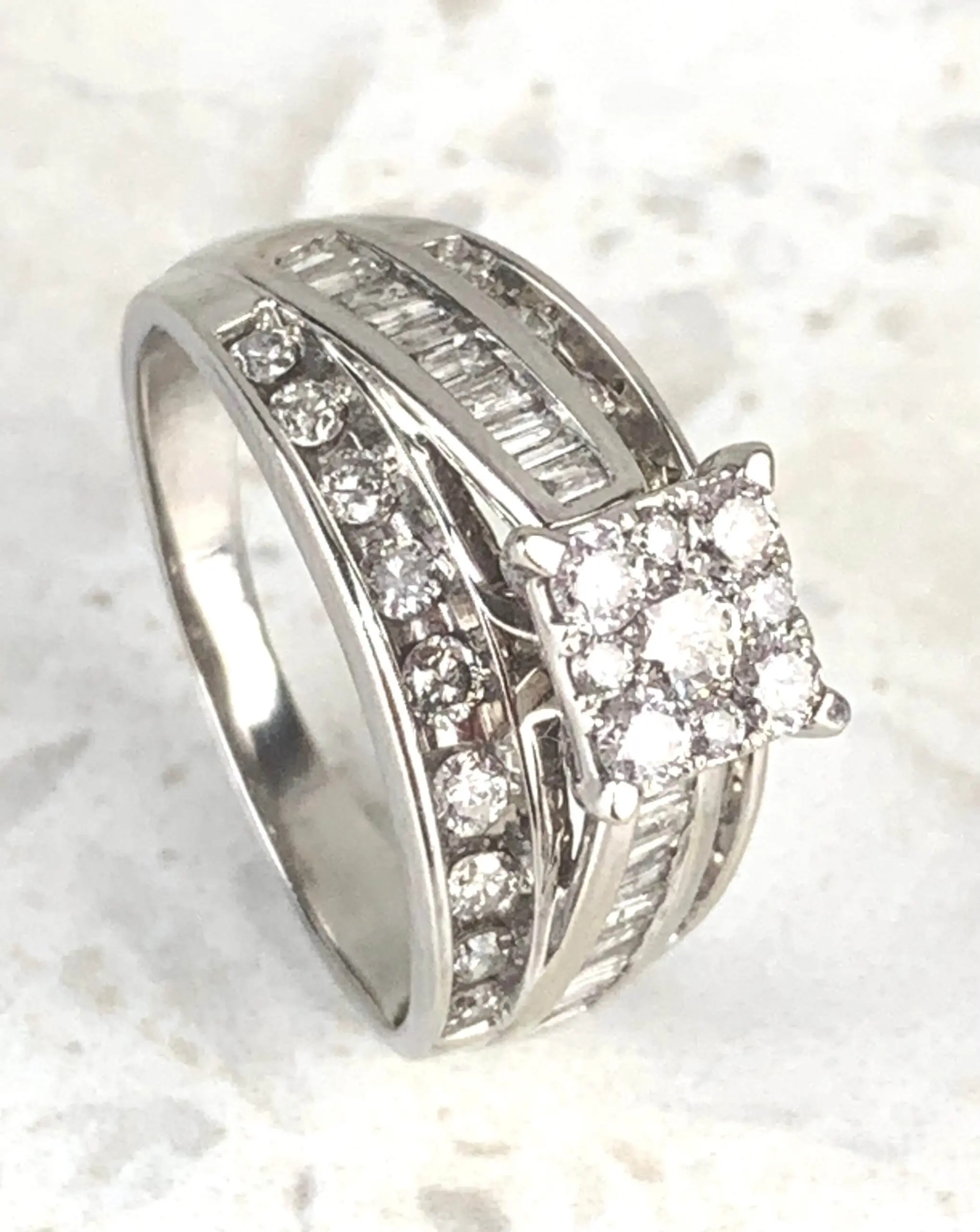 9ct White Gold Diamond Ring - TDW 1.0CT