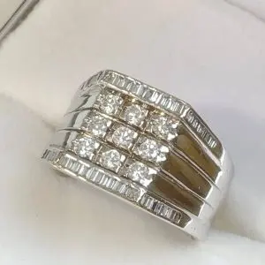 18ct White Gold & Diamond Mens Ring - 19.40gms!!