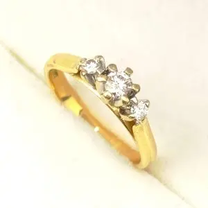 18ct Gold Diamond RingÂ 