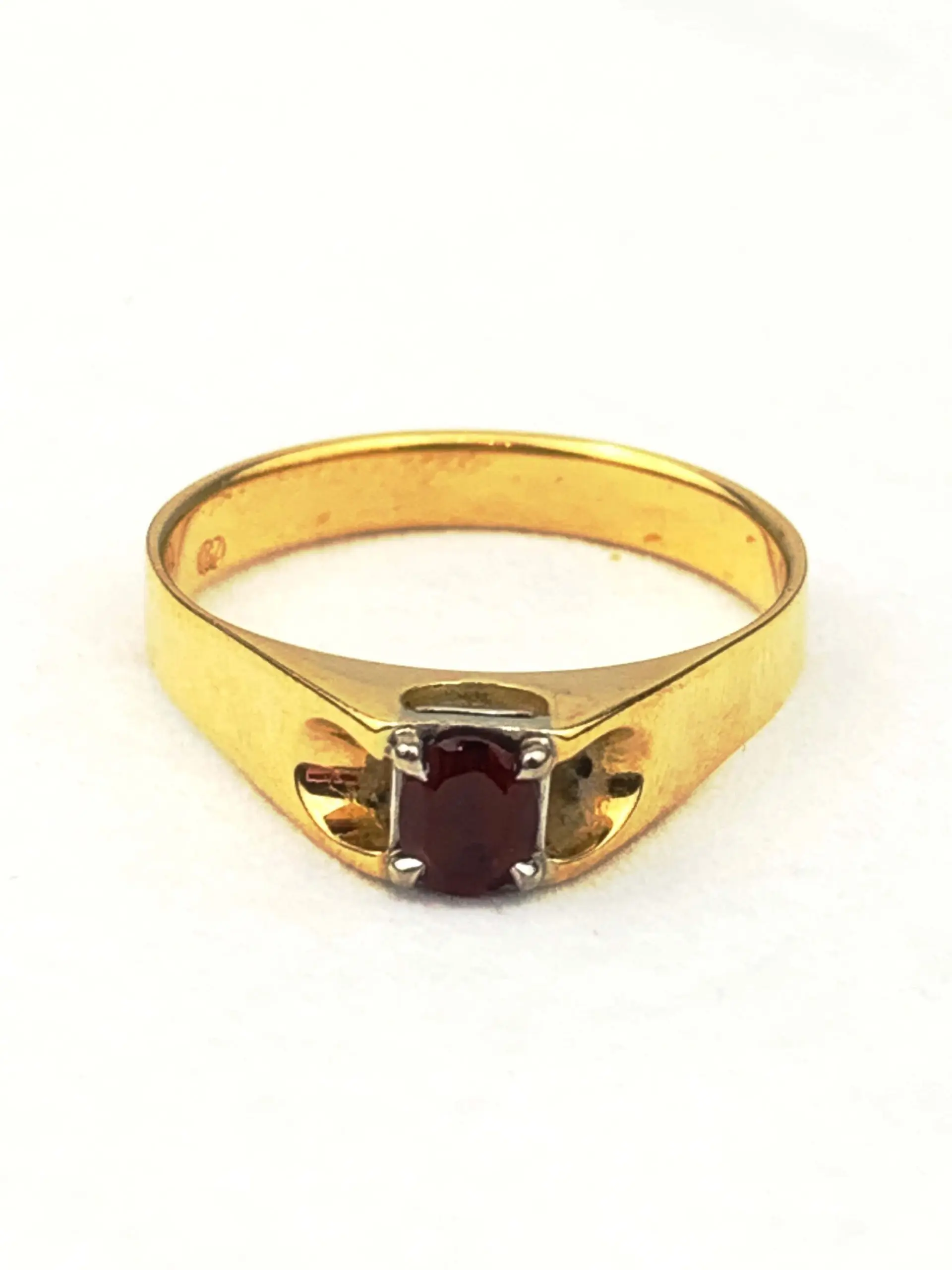18ct Gold Garnet Ring - Image 3