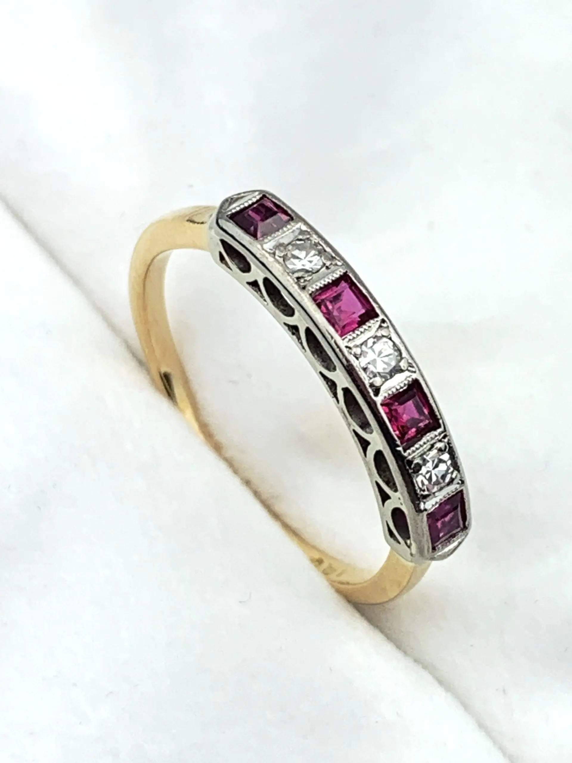 18ct Gold Diamond & Ruby Ring