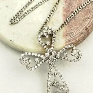 18ct White Gold Chain Necklace & Diamond Cross
