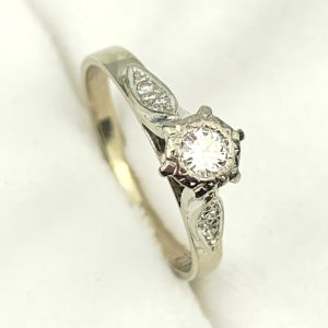 Vintage 18ct White Gold Diamond Ring