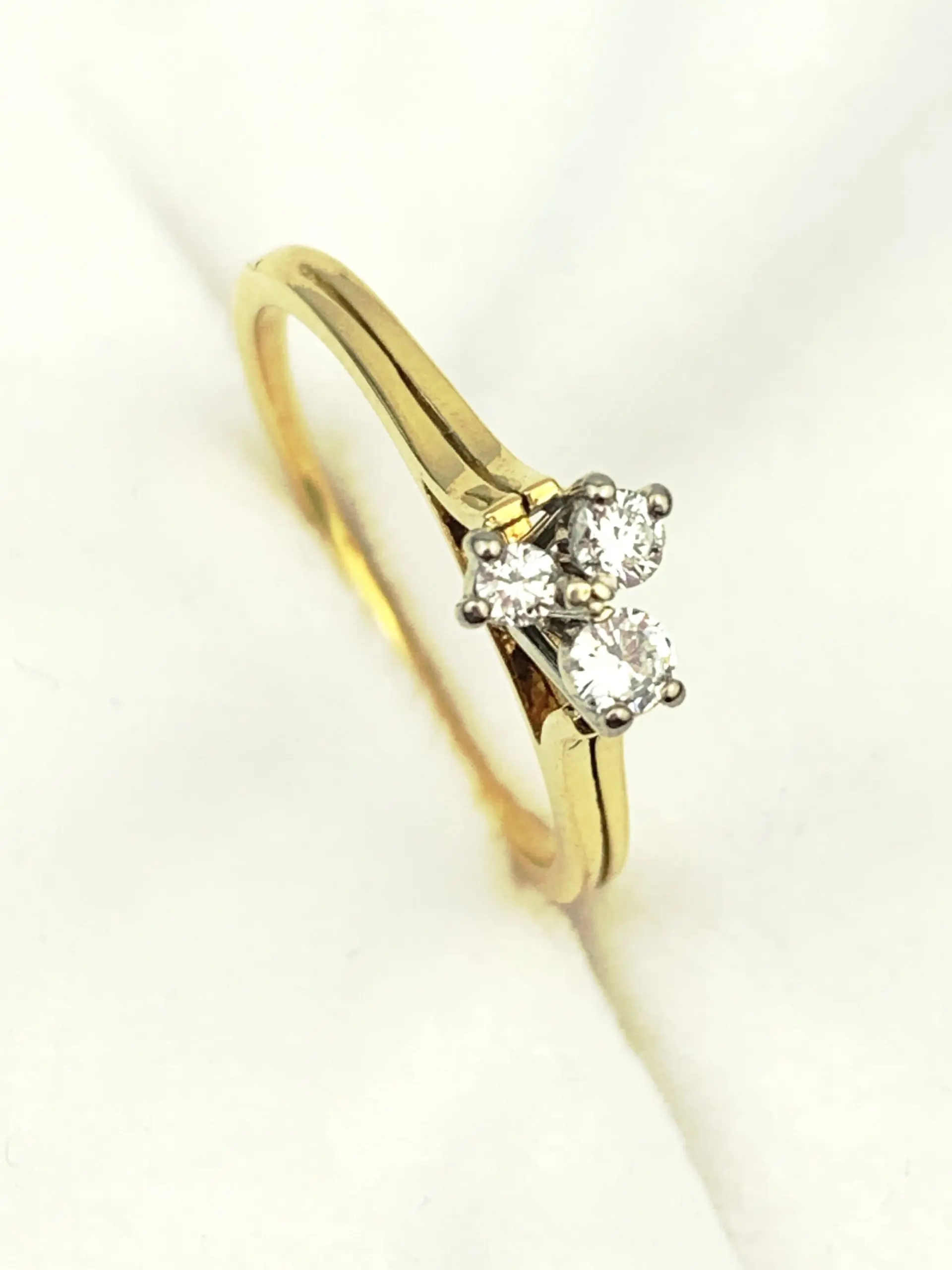 18ct Gold Trilogy Diamond Ring