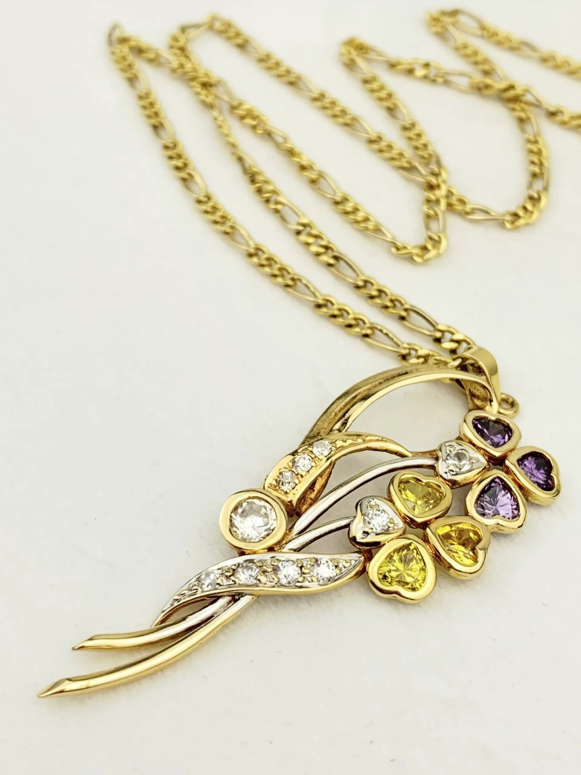 18ct Gold Chain & Unique Floral Pendant - Image 4