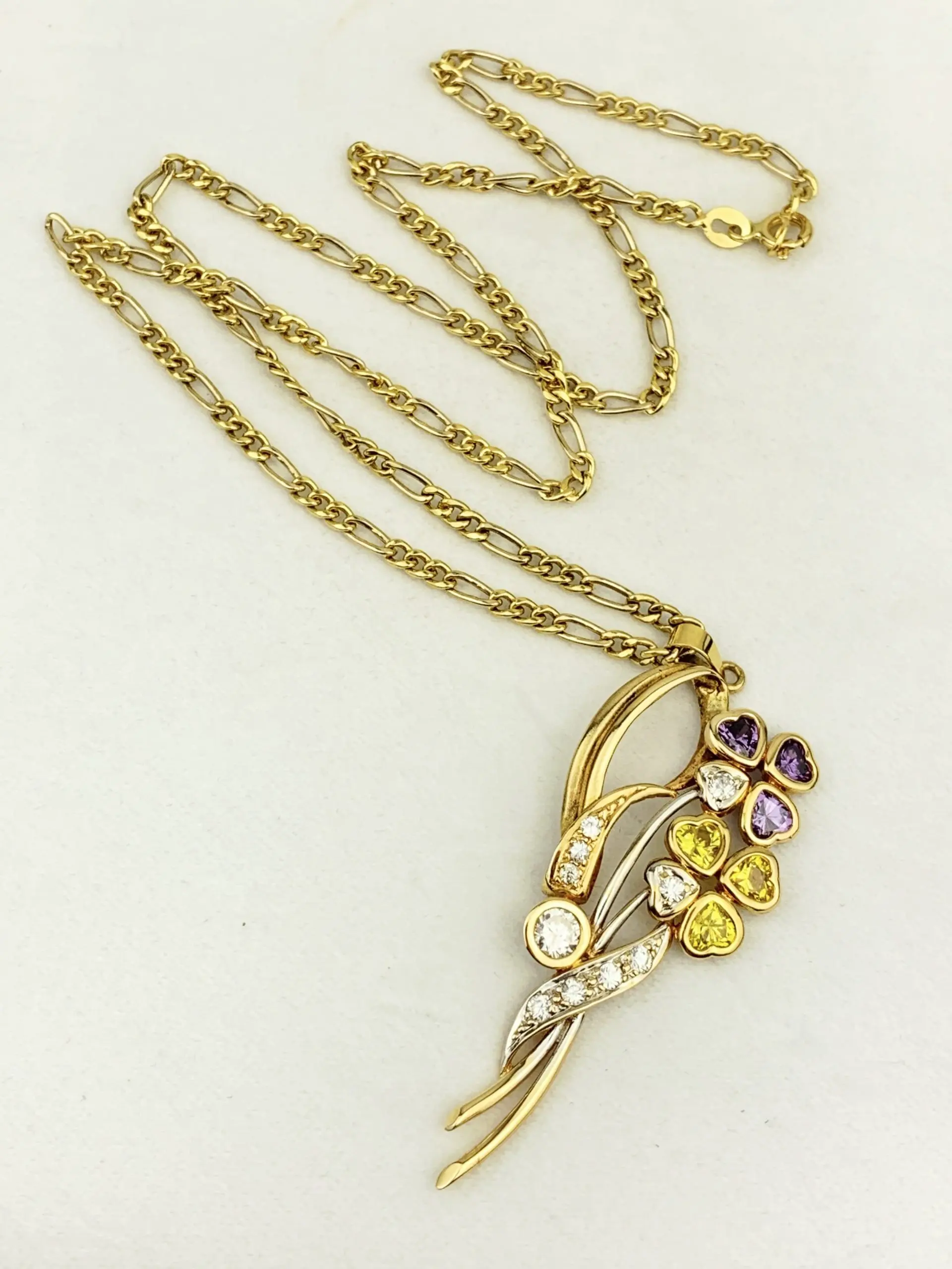 18ct Gold Chain & Unique Floral Pendant - Image 3