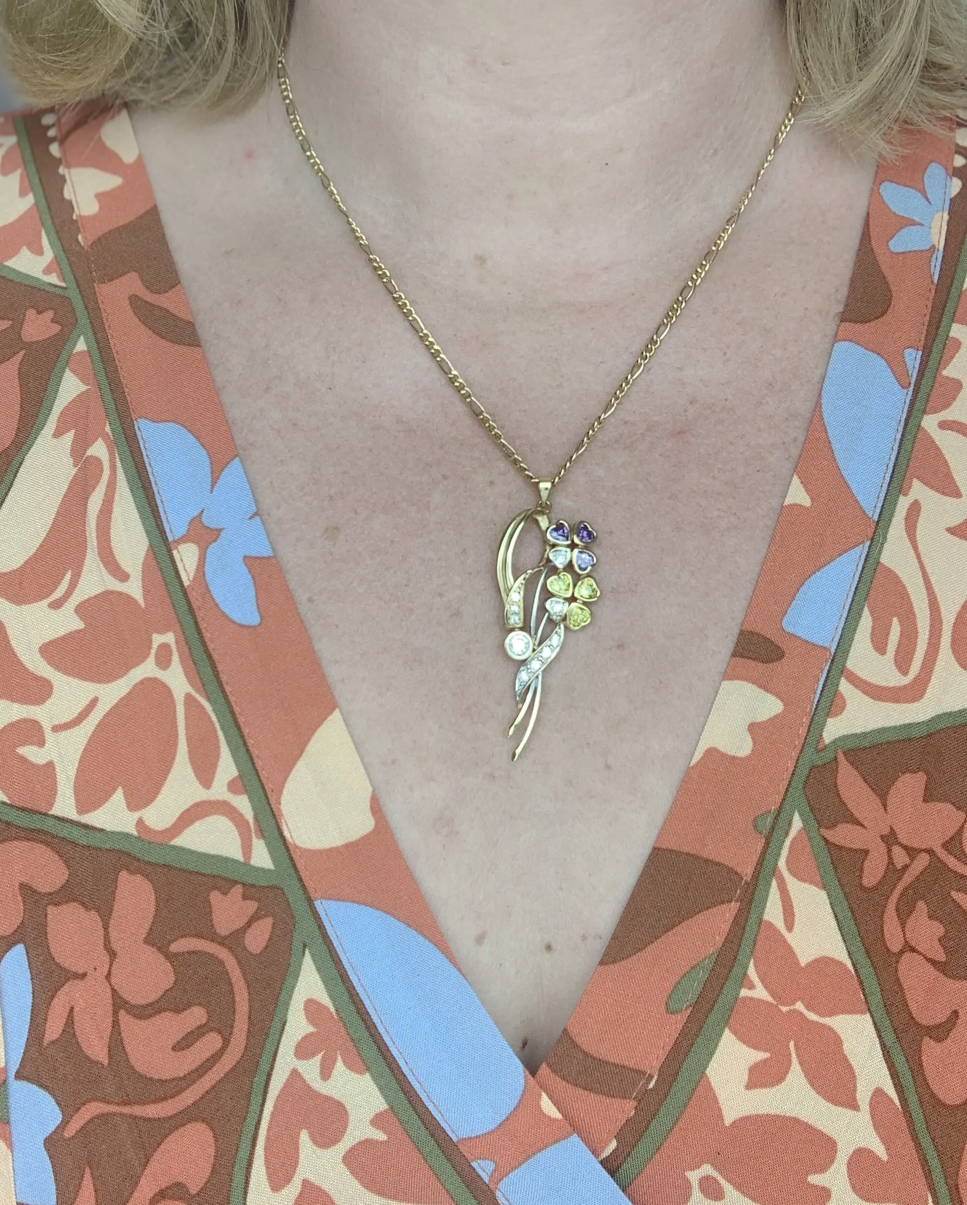 18ct Gold Chain & Unique Floral Pendant - Image 5