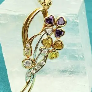 18ct Gold Chain & Unique Floral Pendant