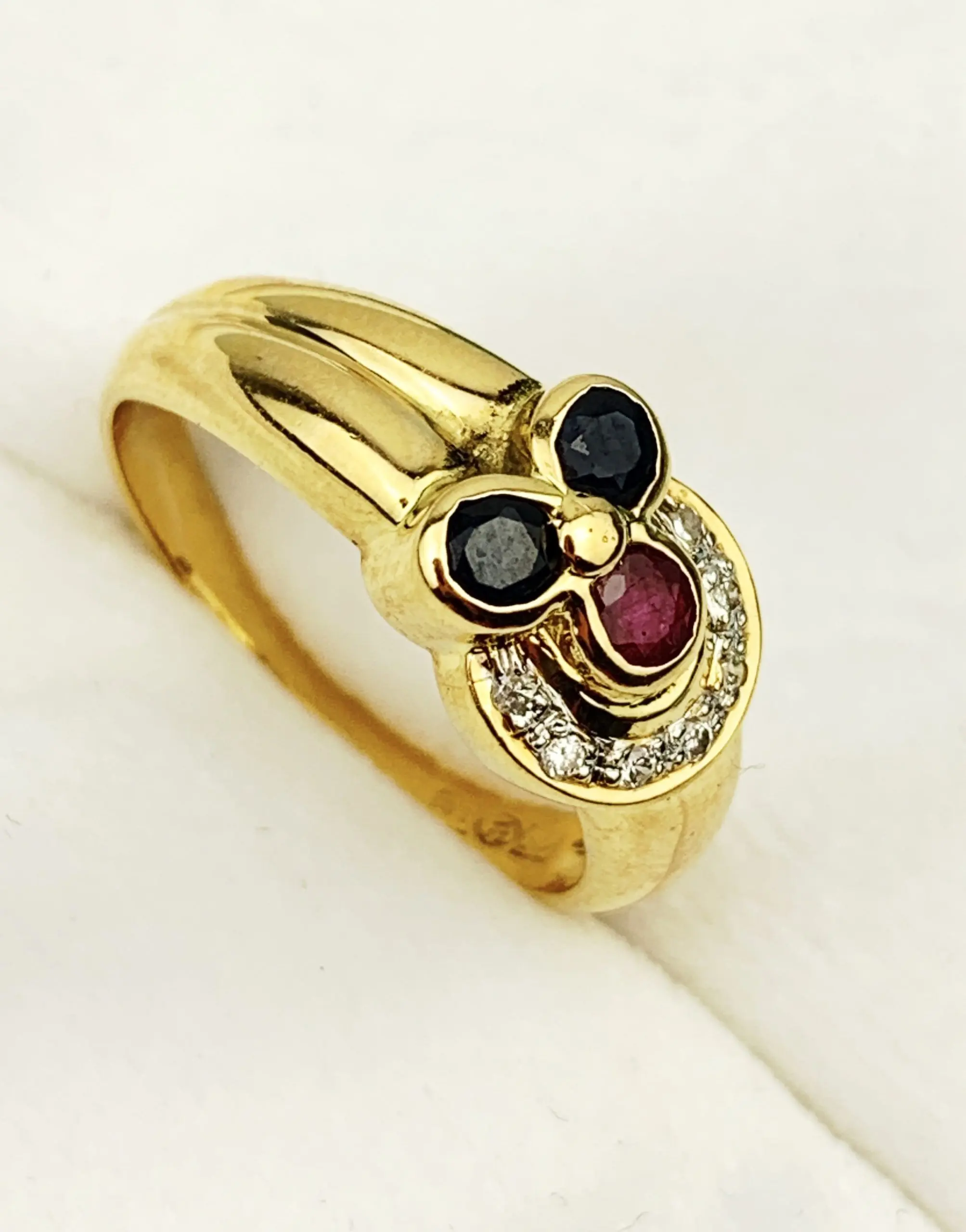 18ct Gold Diamond, Sapphire & Ruby Ring