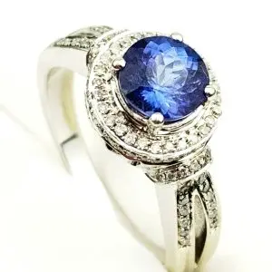 9ct White Gold Diamond & Tanzanite Ring