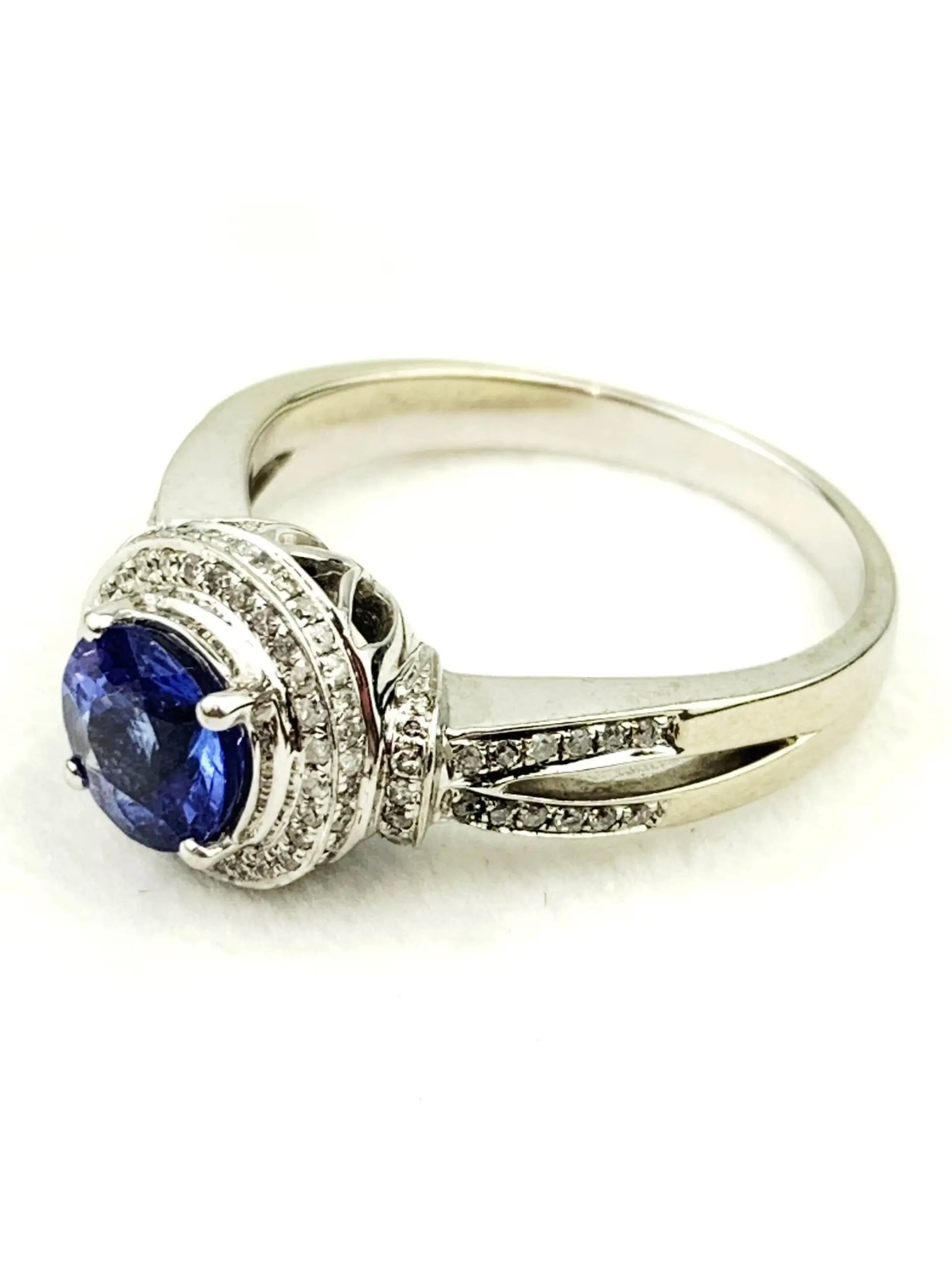 9ct White Gold Diamond & Tanzanite Ring - Image 3