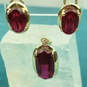 Ruby Pendant & Earrings Set in 18ct Gold