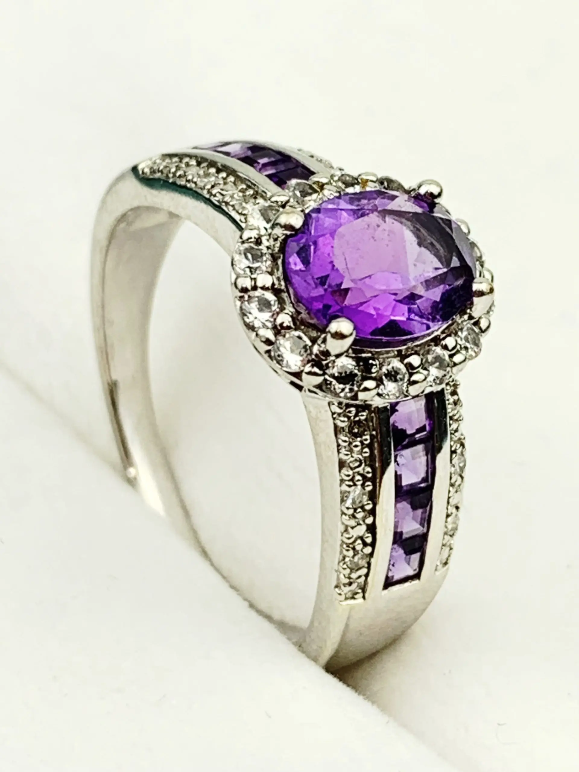 9ct White Gold Diamond & Amethyst Ring