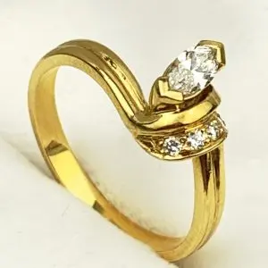 18ct Yellow Gold Diamond Ring