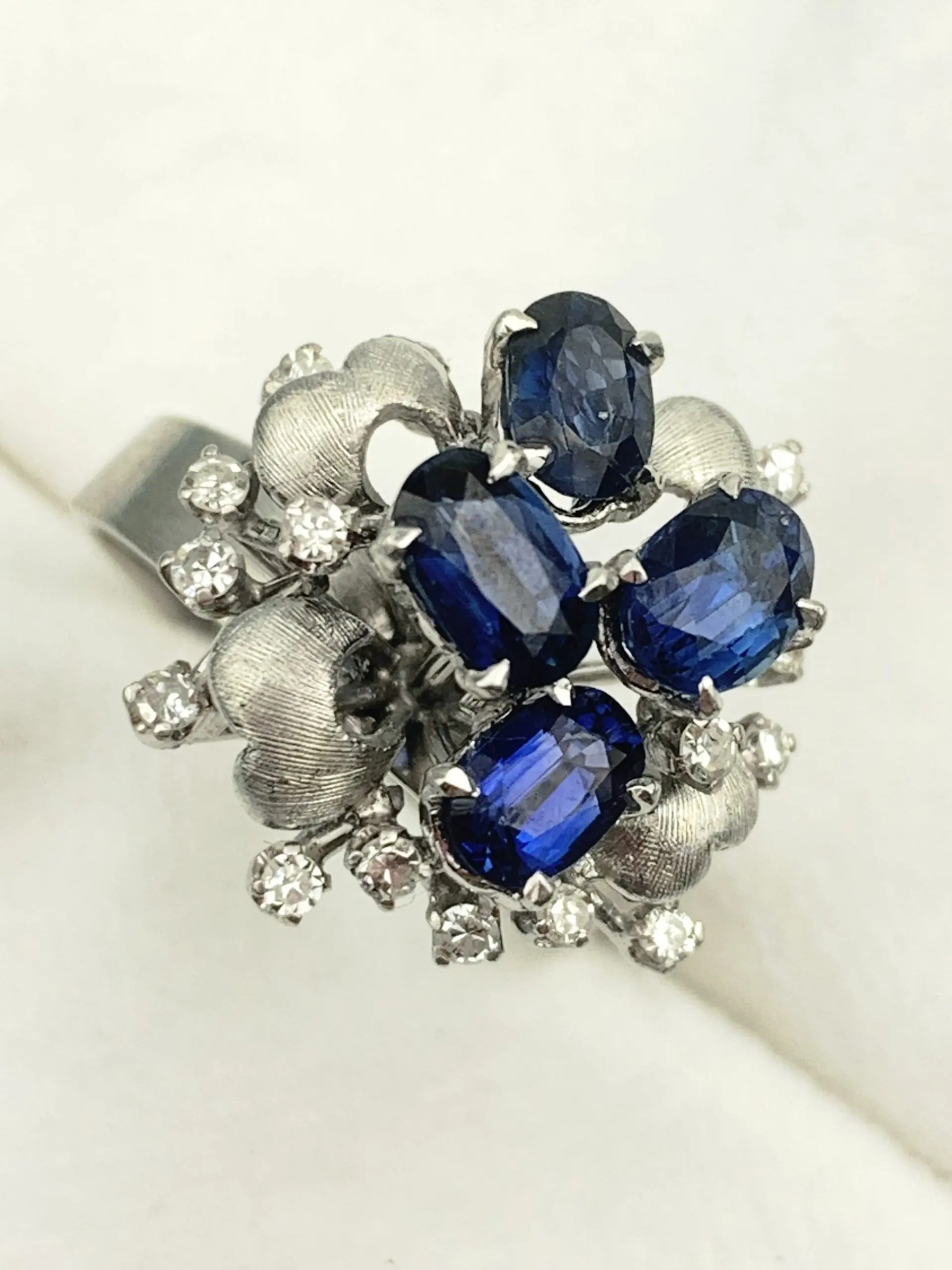 Vintage 18ct Gold Diamond & Sapphire Ring - Image 2
