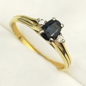 Vintage 18ct Yellow Gold Sapphire and Diamond Ring