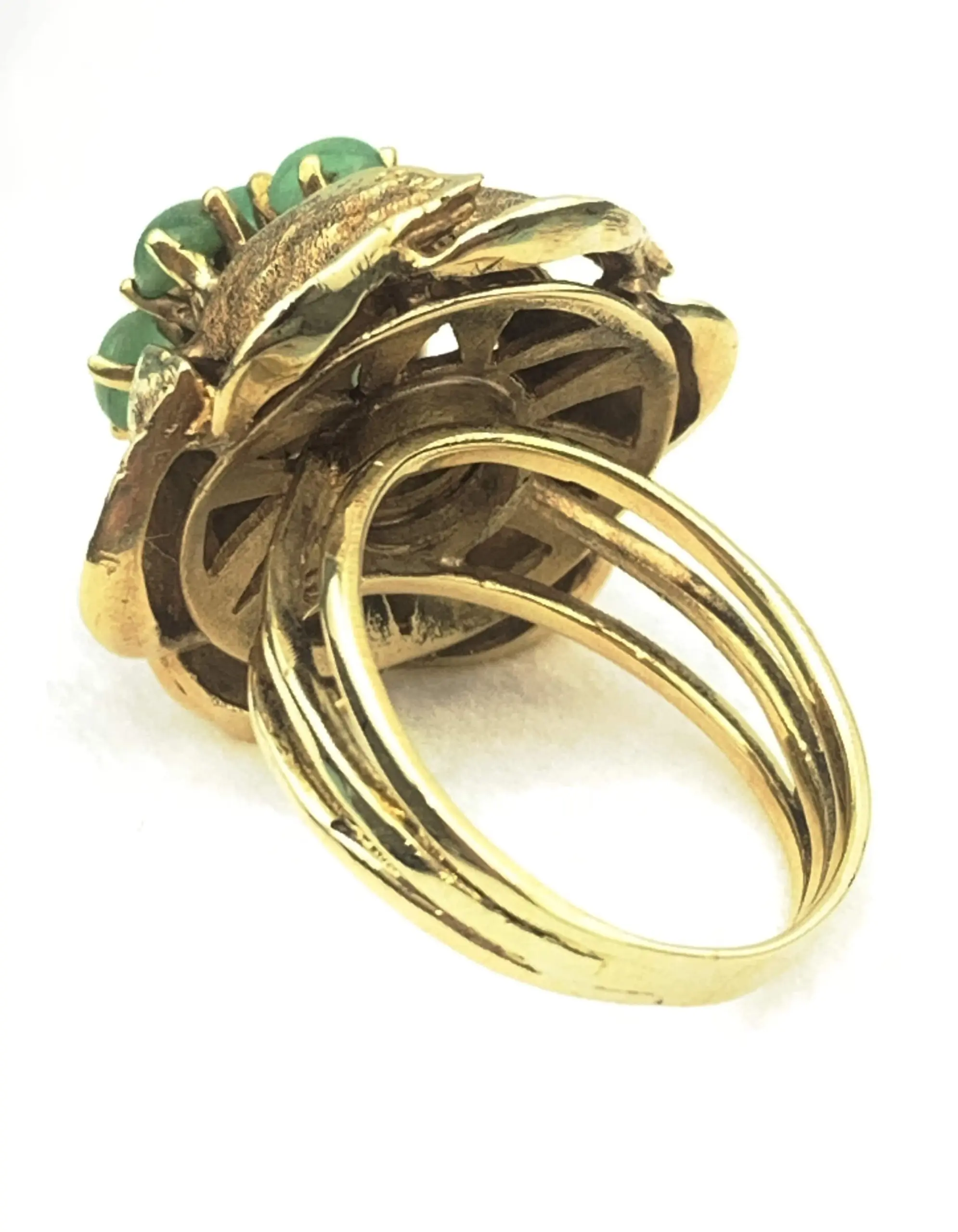 1960's Floral Cocktail Ring -18ct Yellow Gold Jade Cluster - Image 3