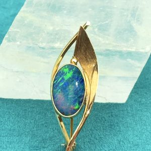 Vintage 9ct Yellow Gold Opal Leaf Motif Brooch