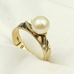 Vintage 9ct Gold Pearl Ring