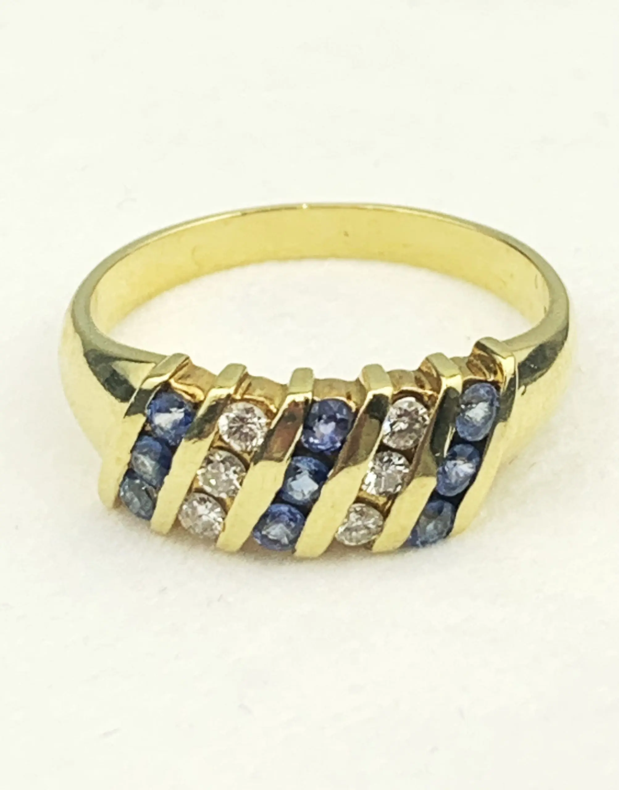 18ct Gold Diamond & Sapphire Ring - Image 2