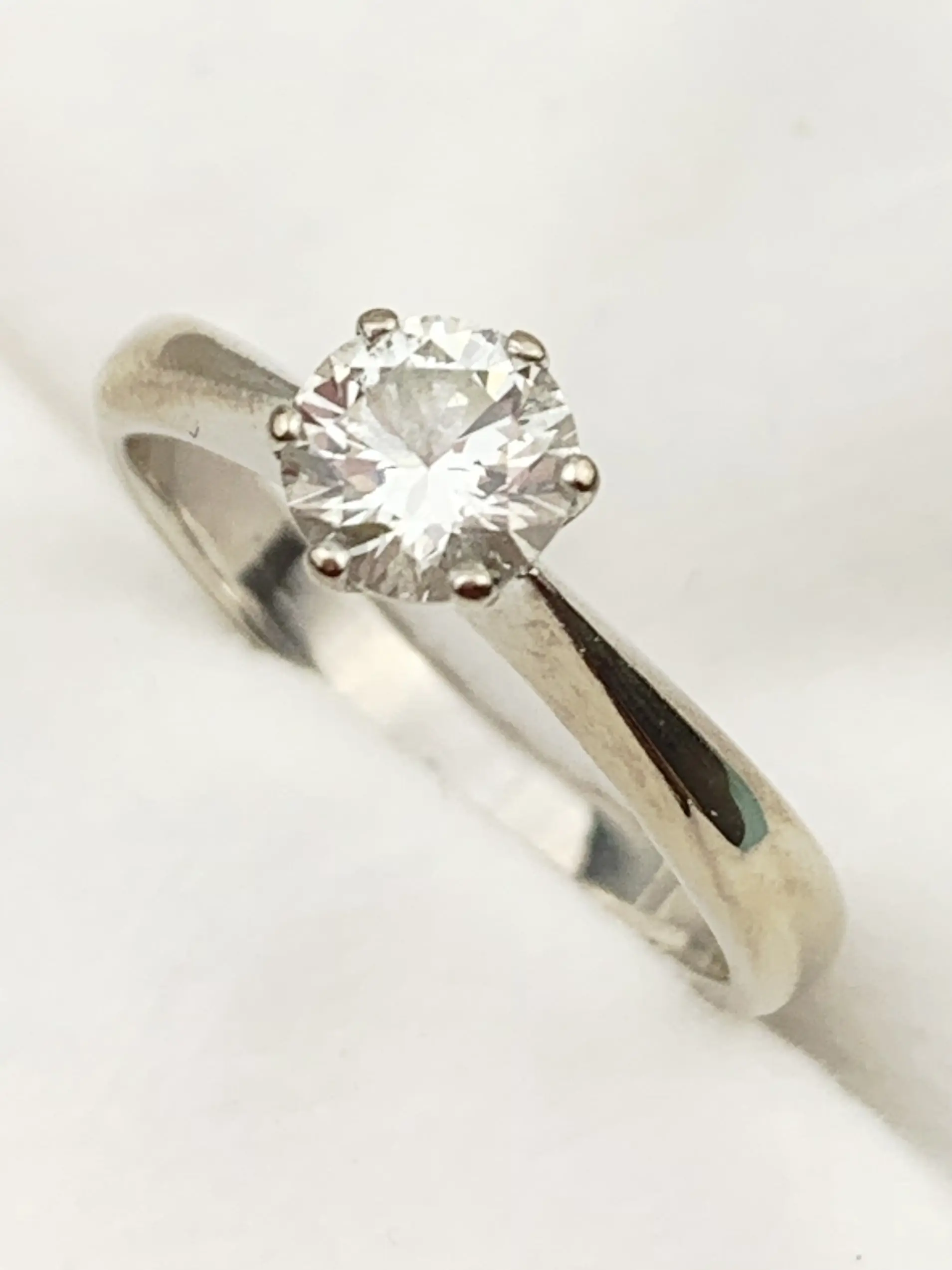 18ct White Gold Solitaire Diamond Ring