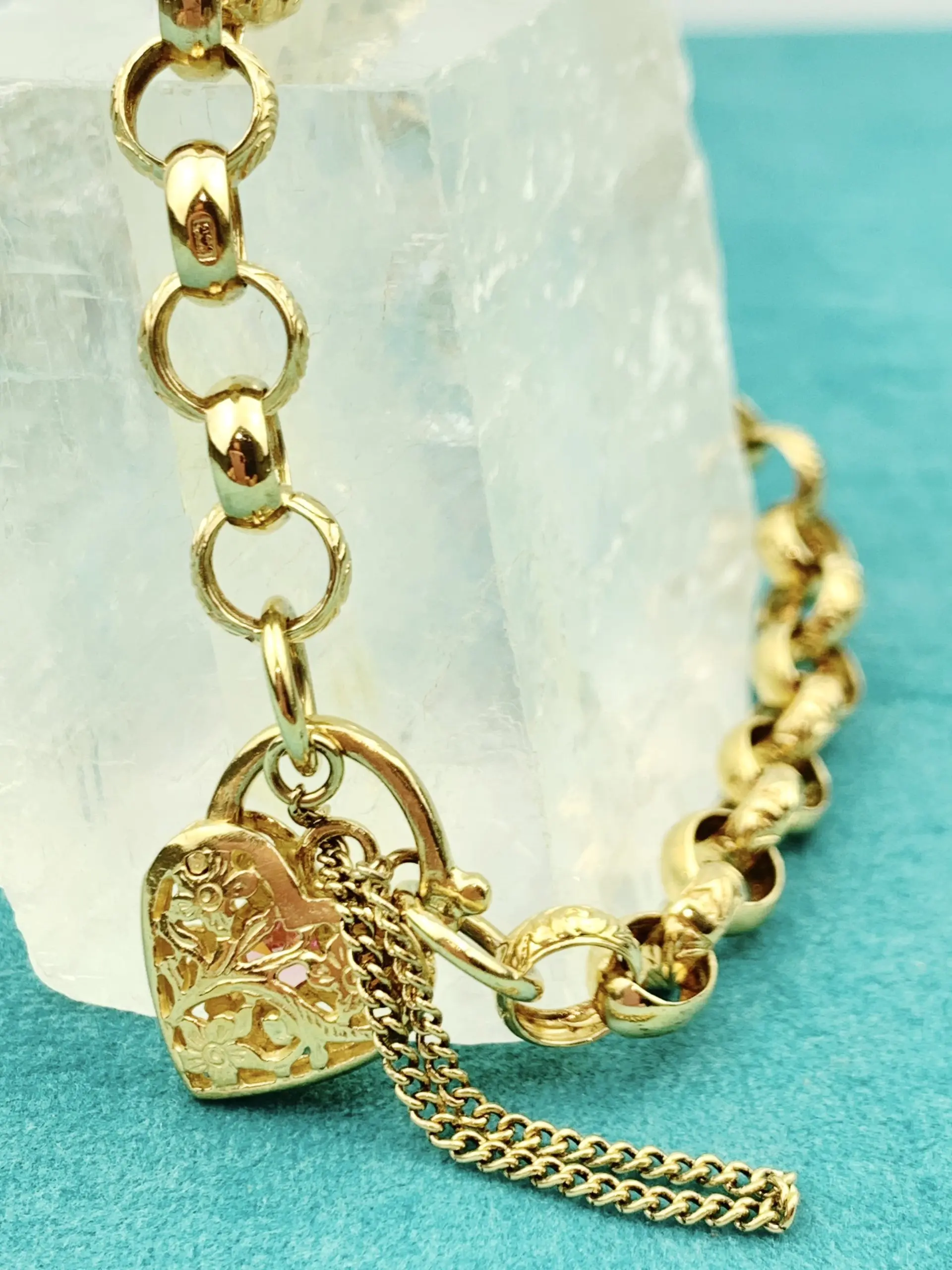 9ct Gold Belcher Bracelet & Heart Locket - Image 3