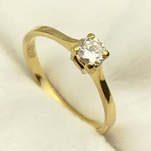 18ct Gold Solitaire Diamond Ring