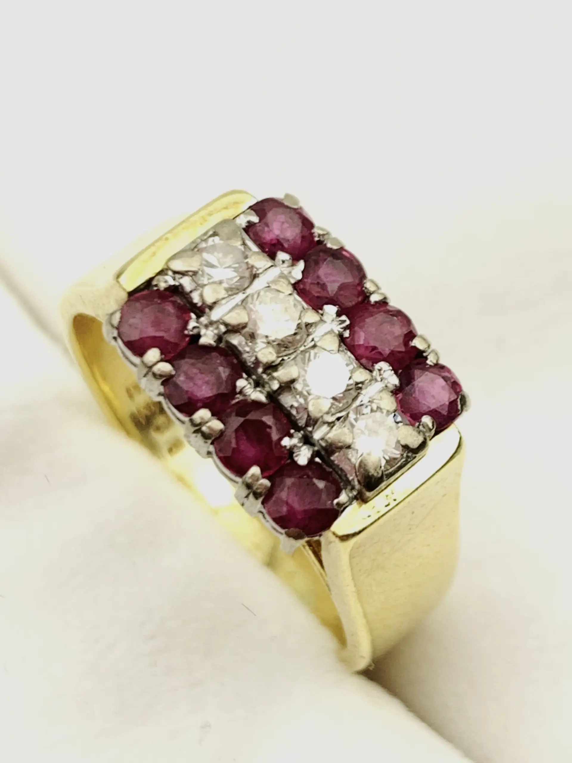 18ct Gold Diamond & Ruby Ring