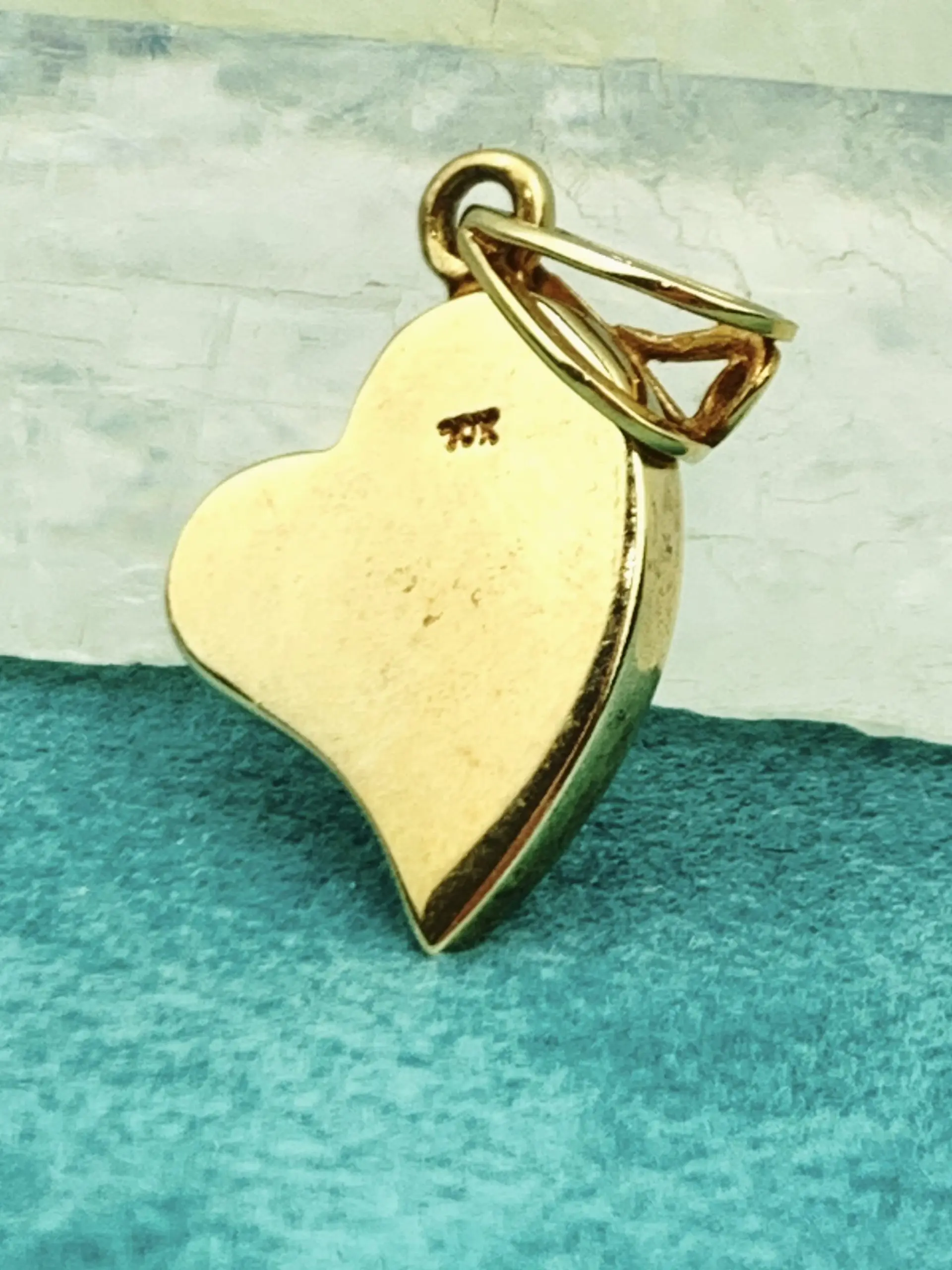 10ct Gold Opal Heart Pendant - Image 3