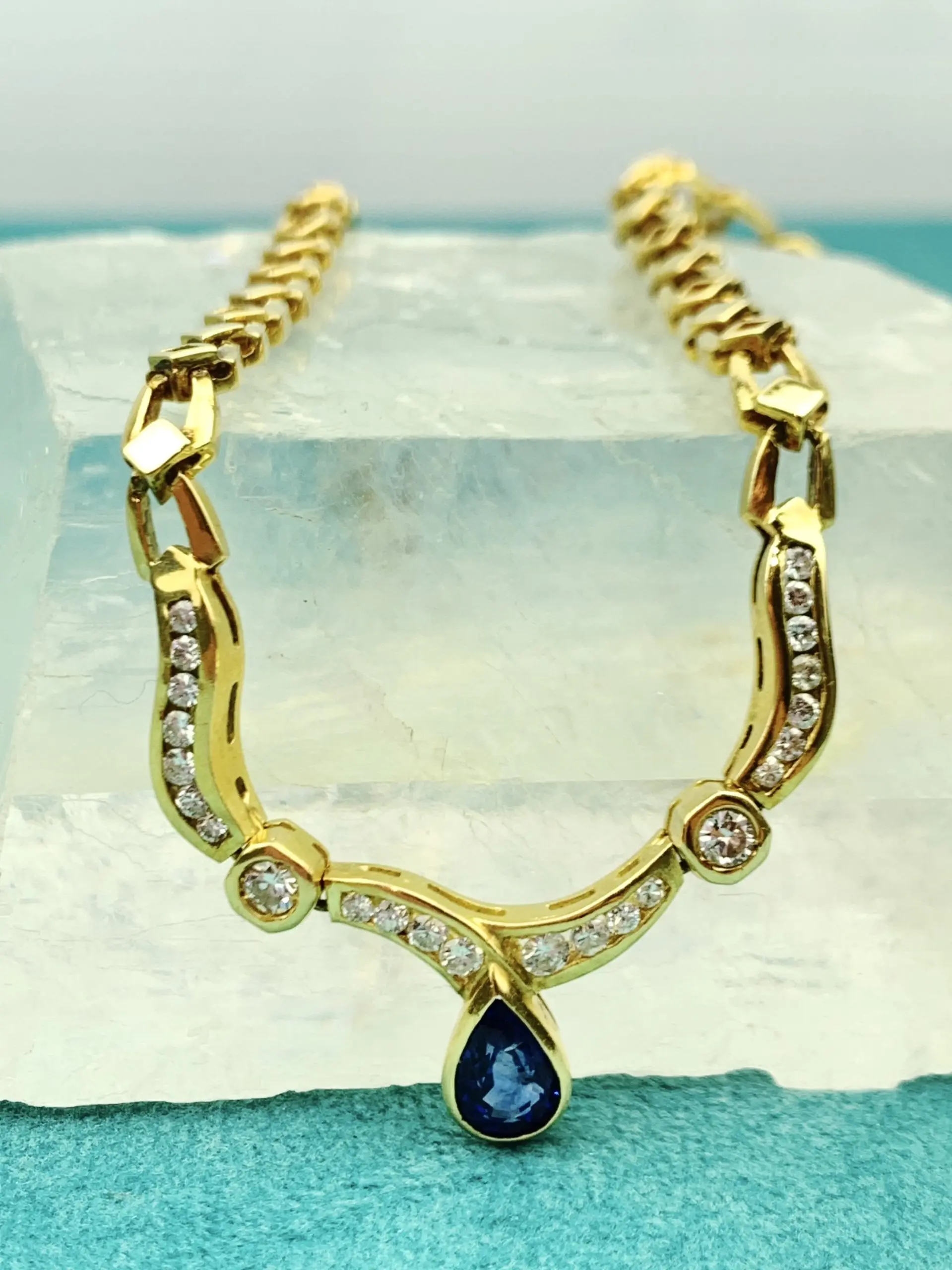 18ct Gold Sapphire Diamond Necklace