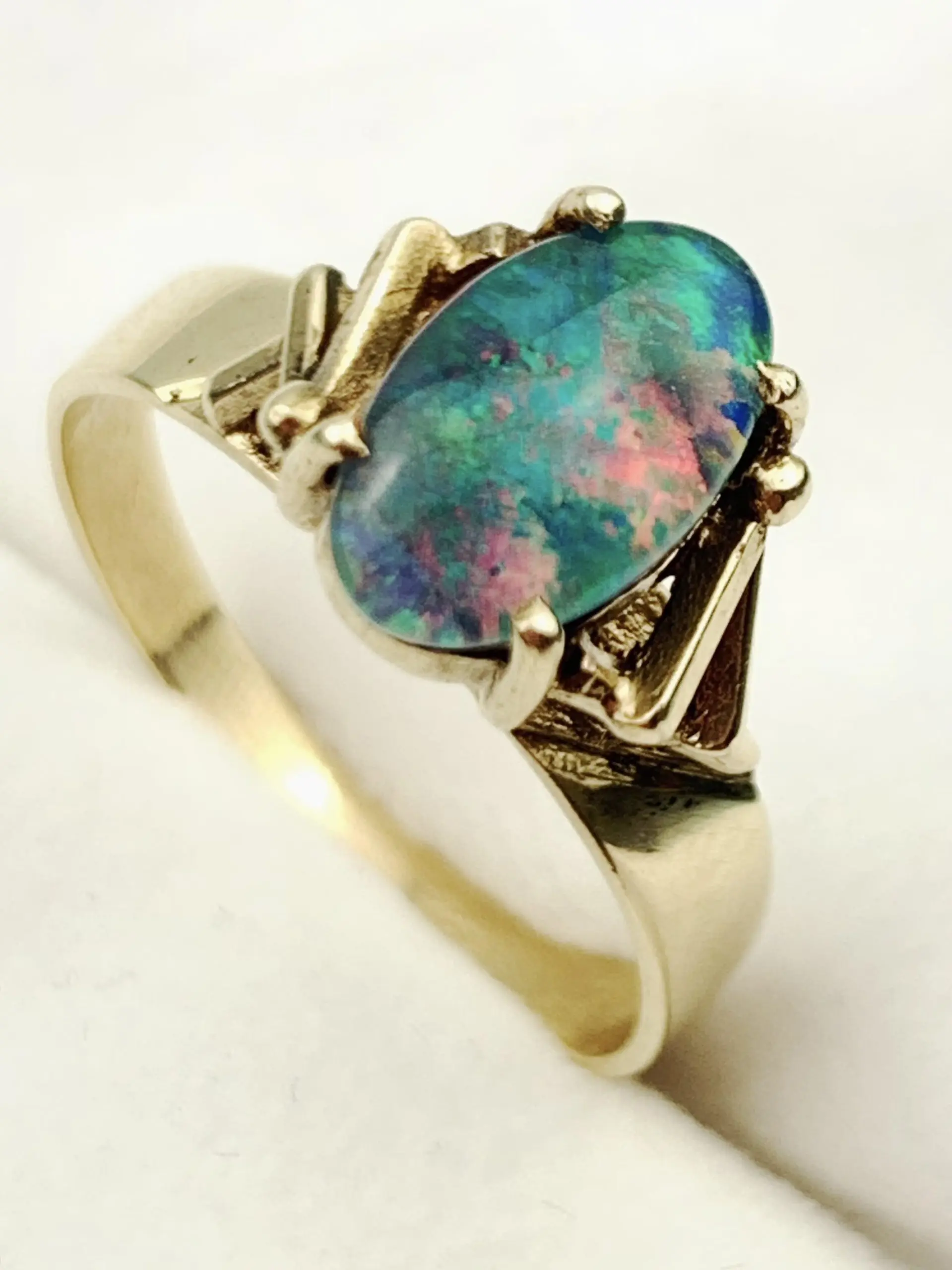 Vintage 9ct Gold Opal Ring