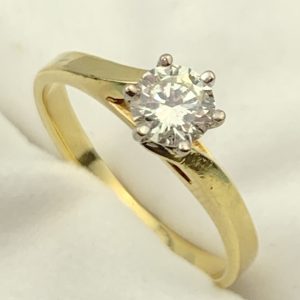 18ct Gold Solitaire Diamond Ring