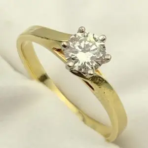 18ct Gold Solitaire Diamond Ring