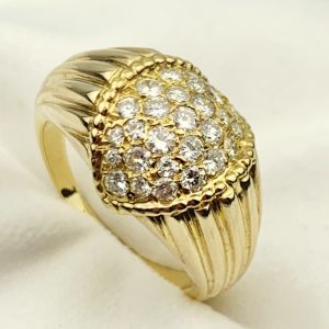 18ct Gold Diamond Dress Ring - TDW Approx 1.0CT