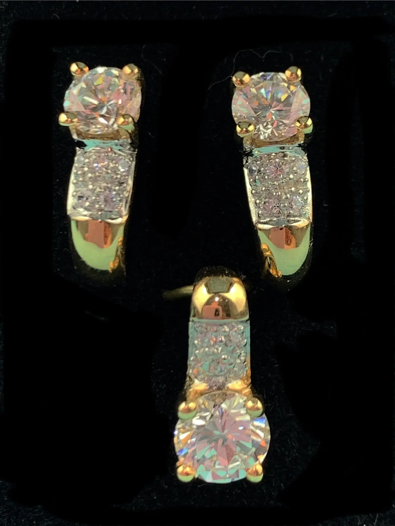 14ct Gold Pendant & Earrings Set - BRAND NEW
