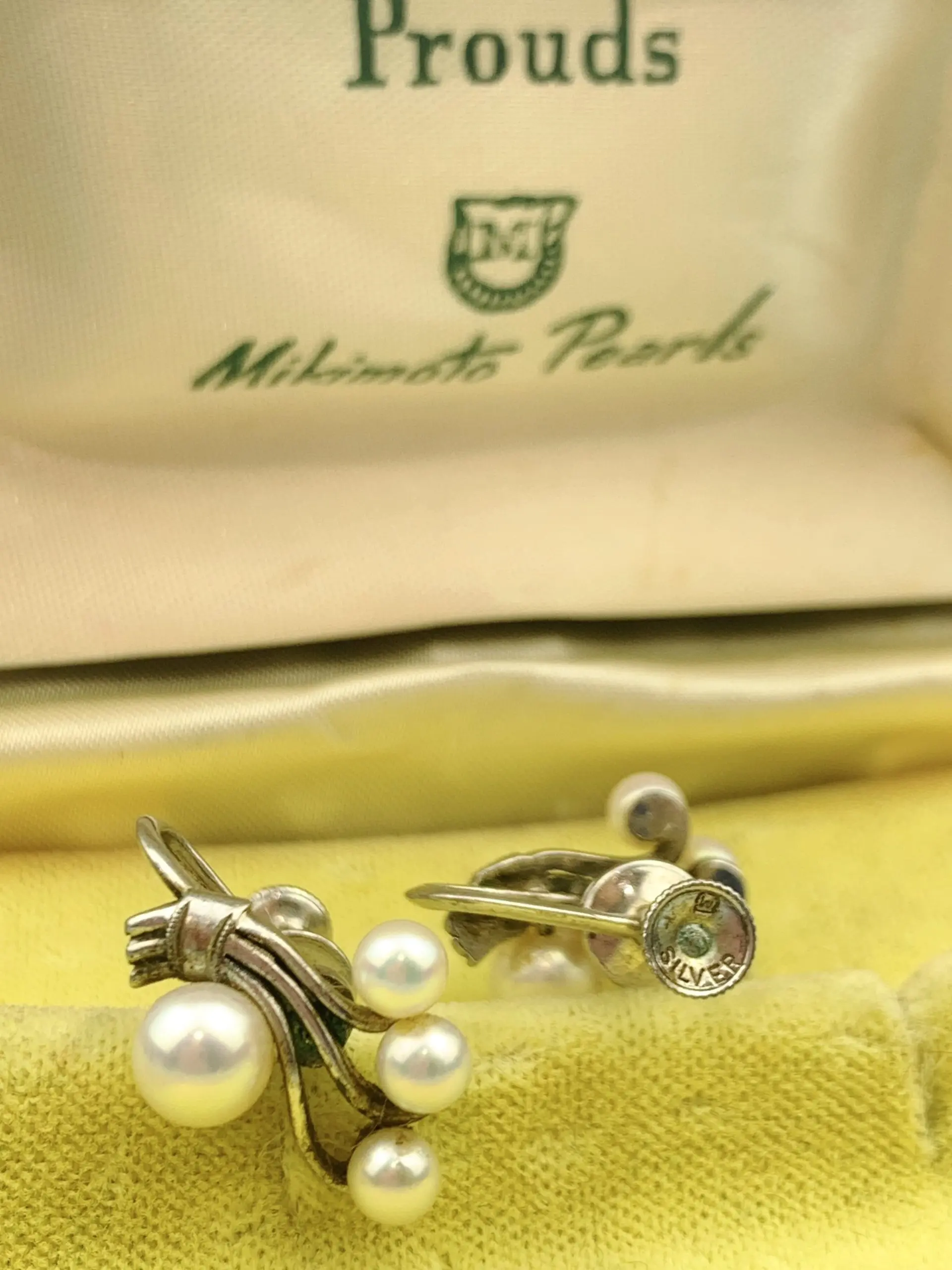 Vintage Mikimoto Screw-On Pearl Earrings - Image 3