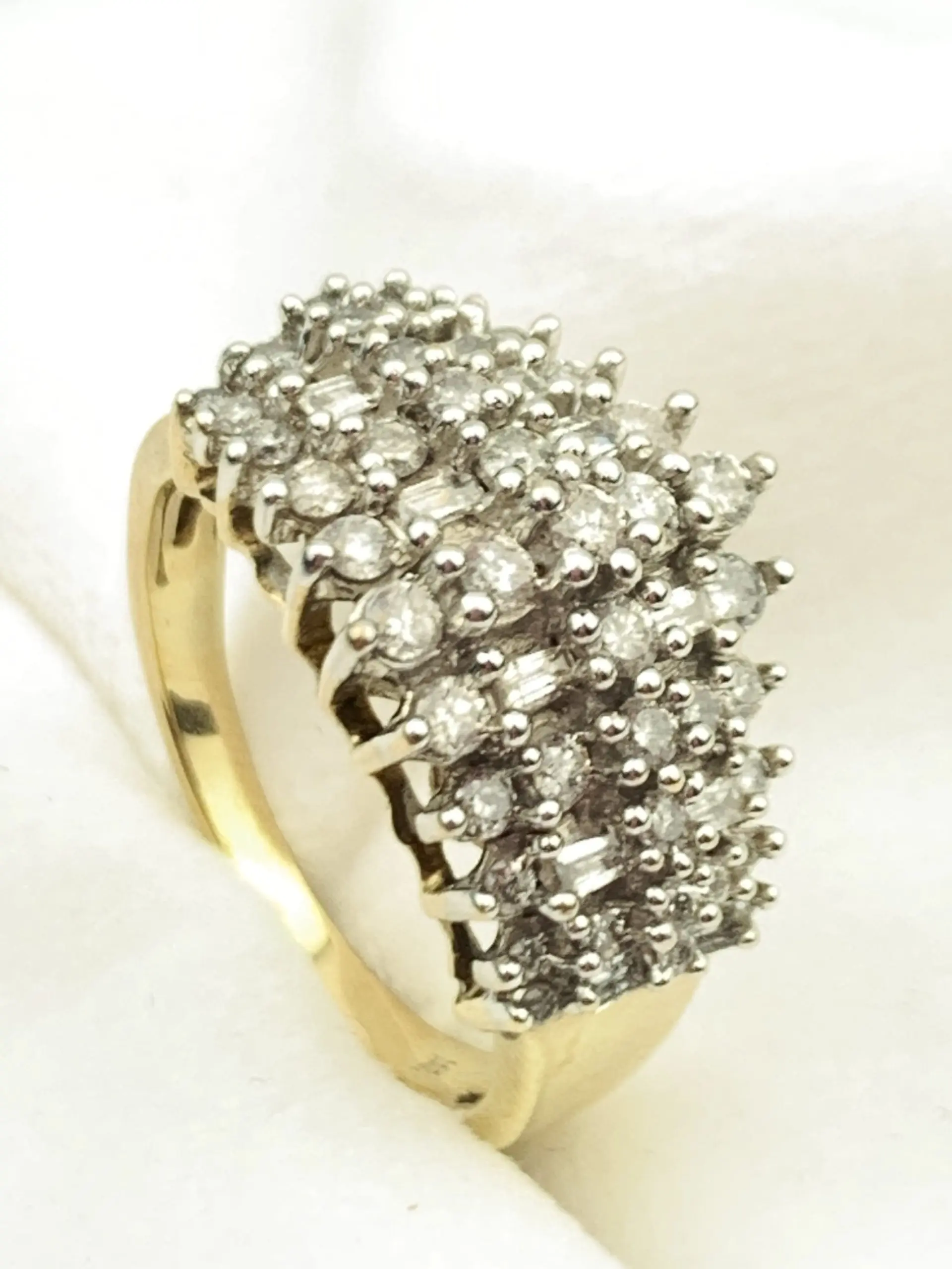 9ct Gold Diamond Ring