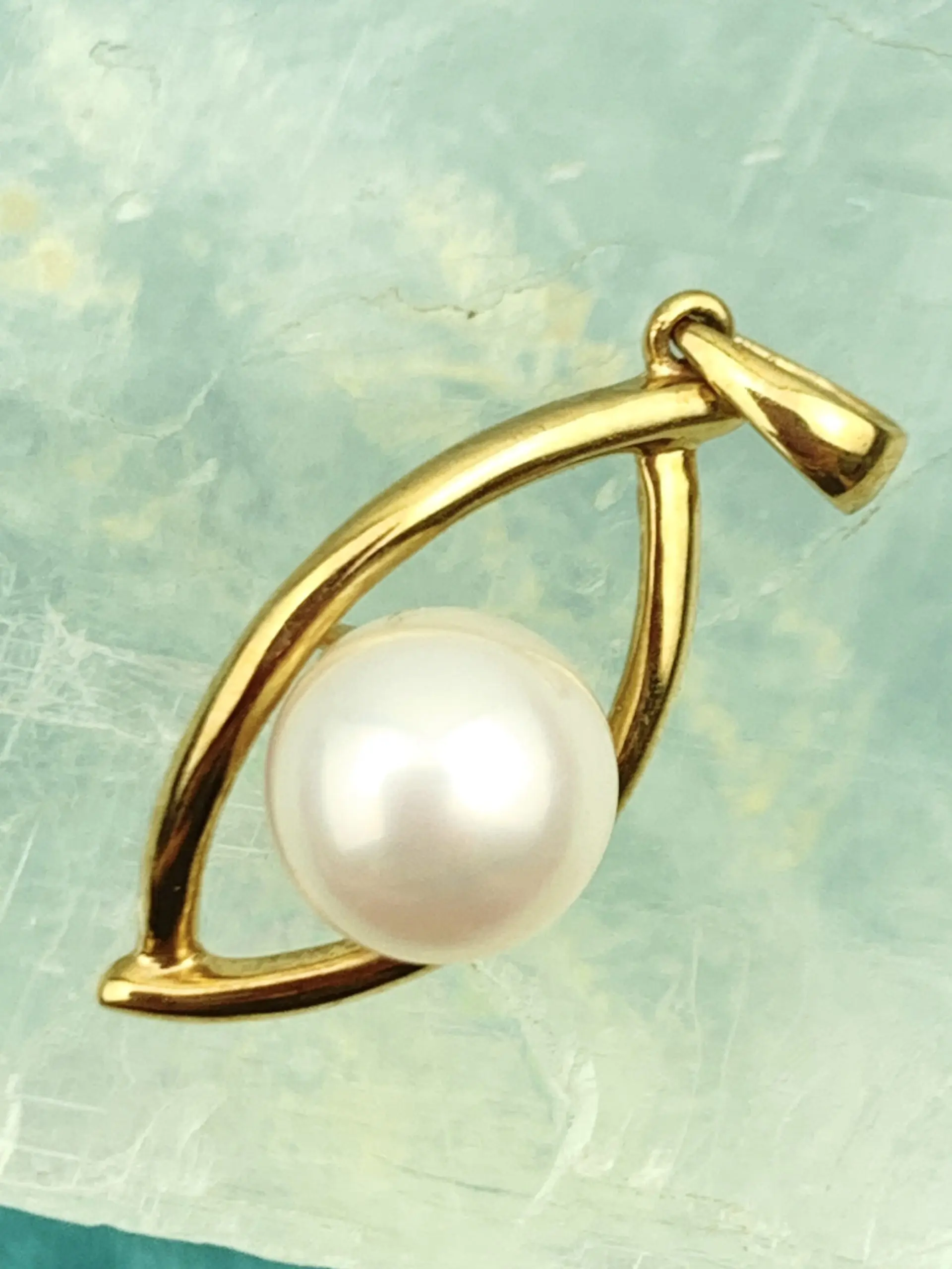 9ct Gold Pearl Pendant