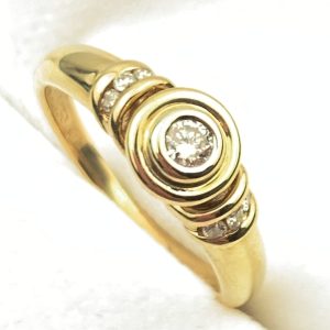 18ct Gold Diamond Ring