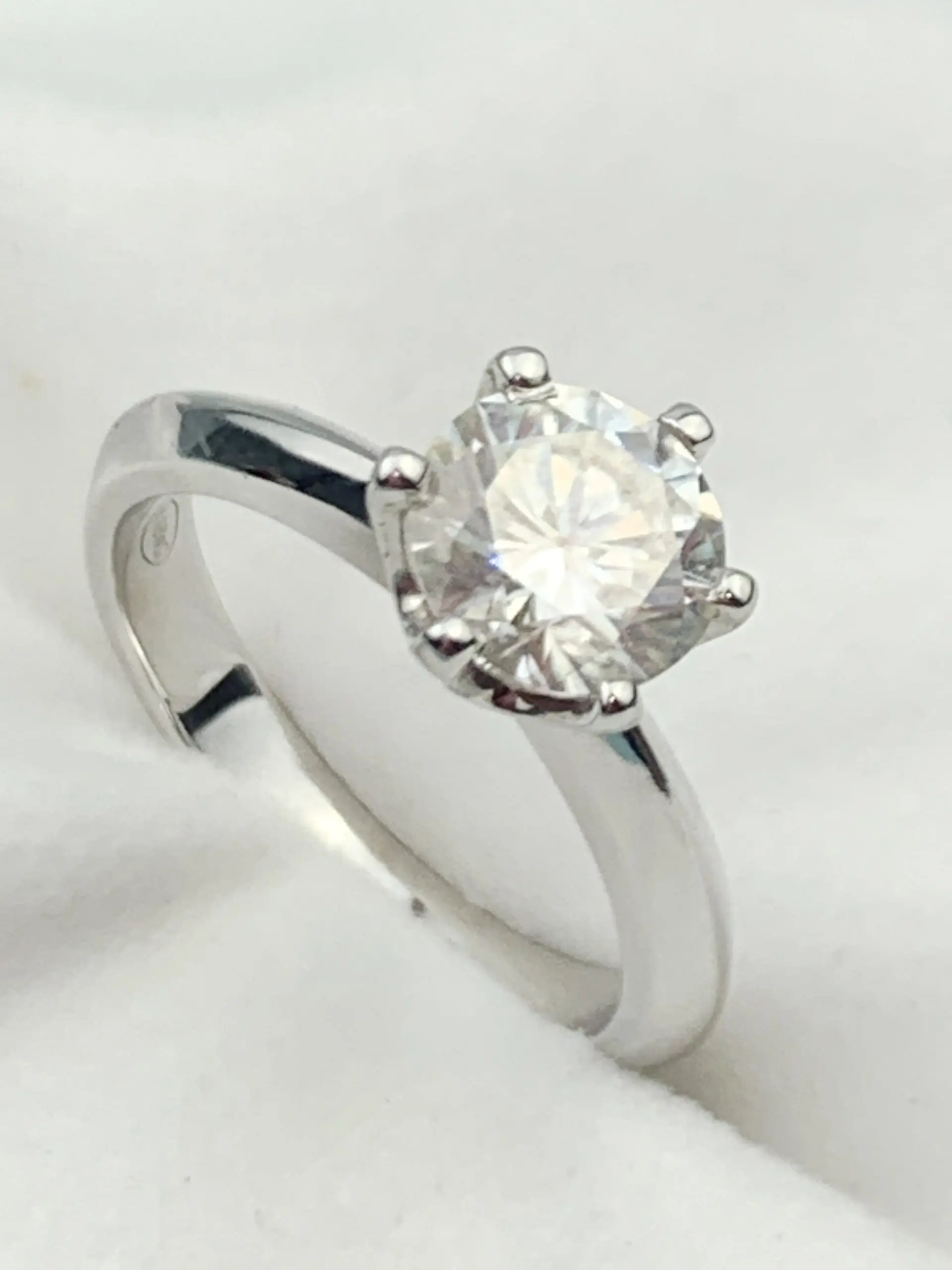 18ct White Gold Solitaire Diamond Ring