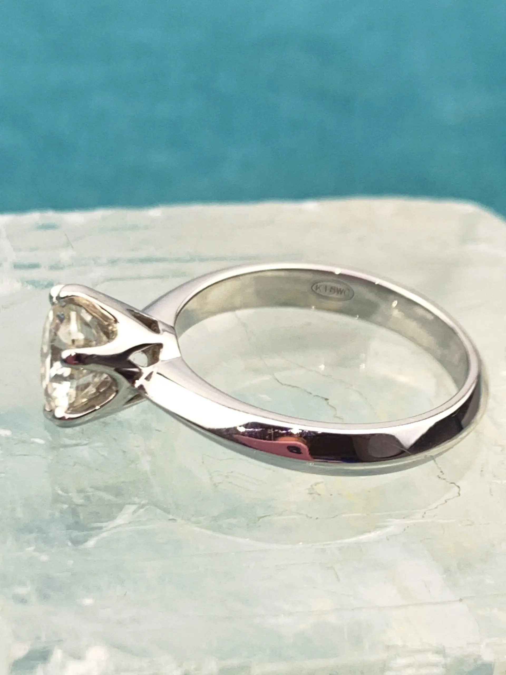18ct White Gold Solitaire Diamond Ring - Image 3