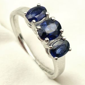 14ct White Gold Sapphire Ring