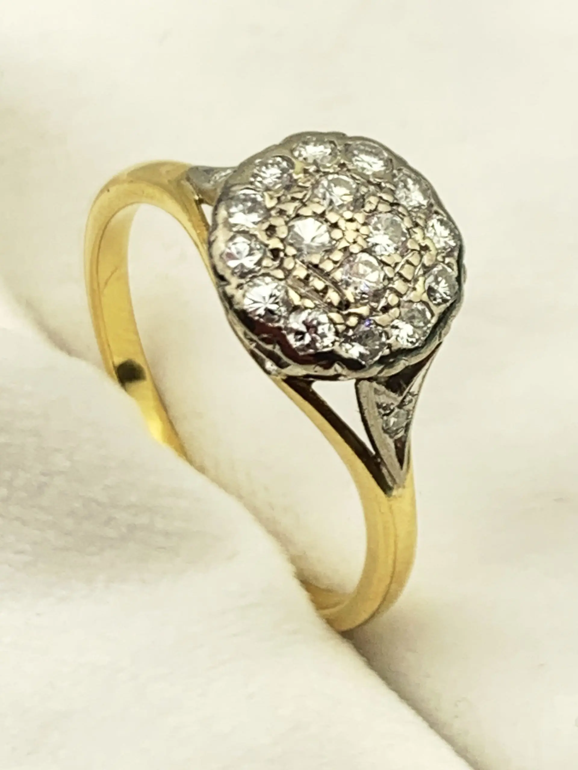 Vintage 18ct Gold Diamond Ring