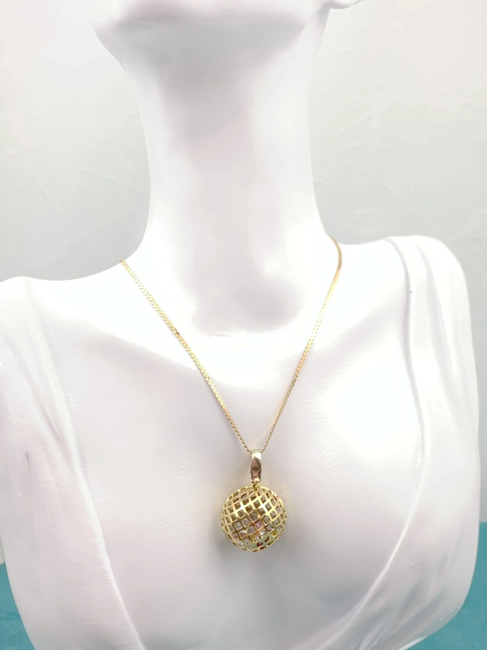 18ct Gold Orb Ball Pendant - Image 3