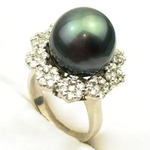 14ct Gold Diamond & Tahitian Black Pearl Ring