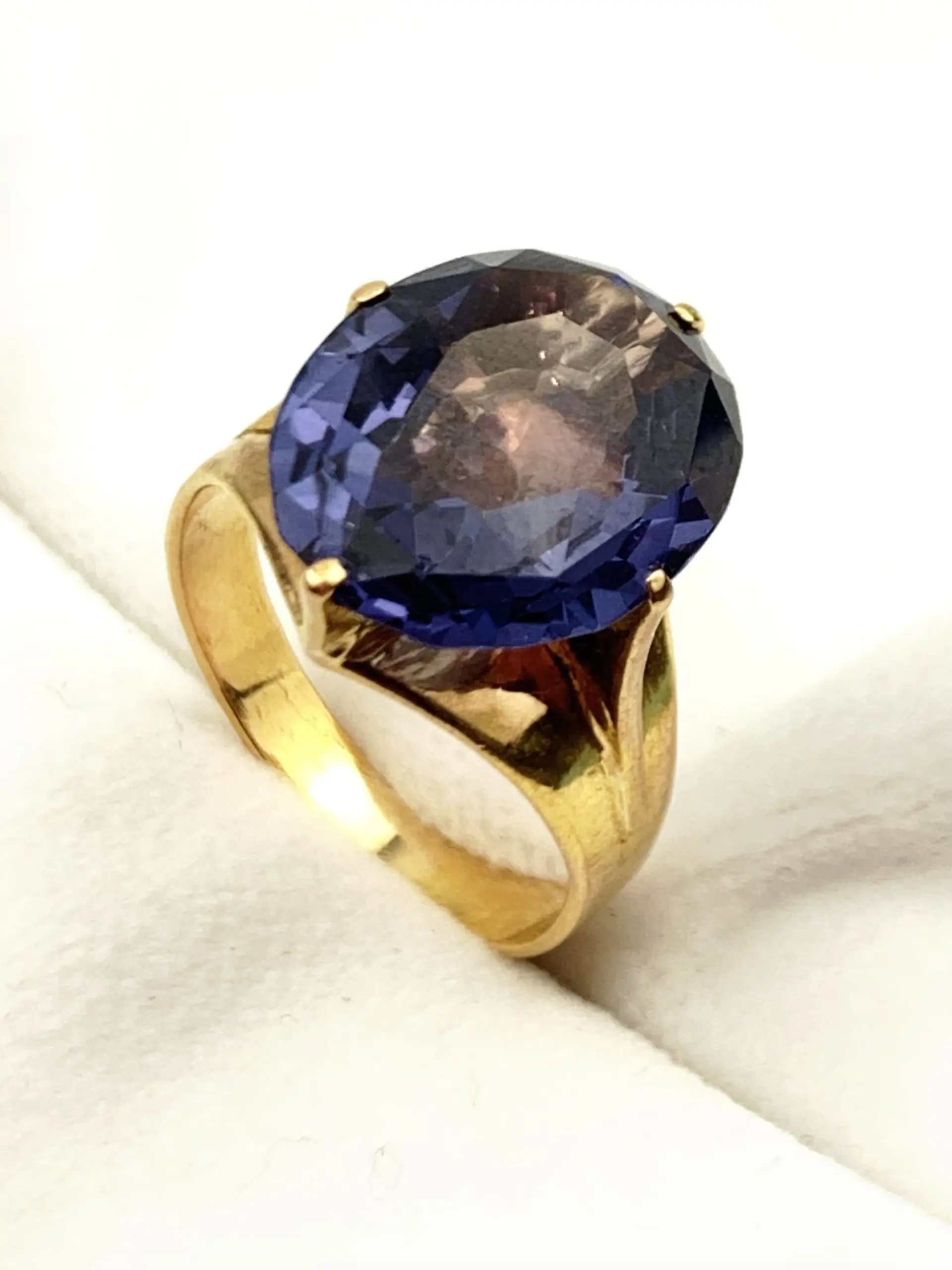 Vintage 22ct Gold Amethyst Ring