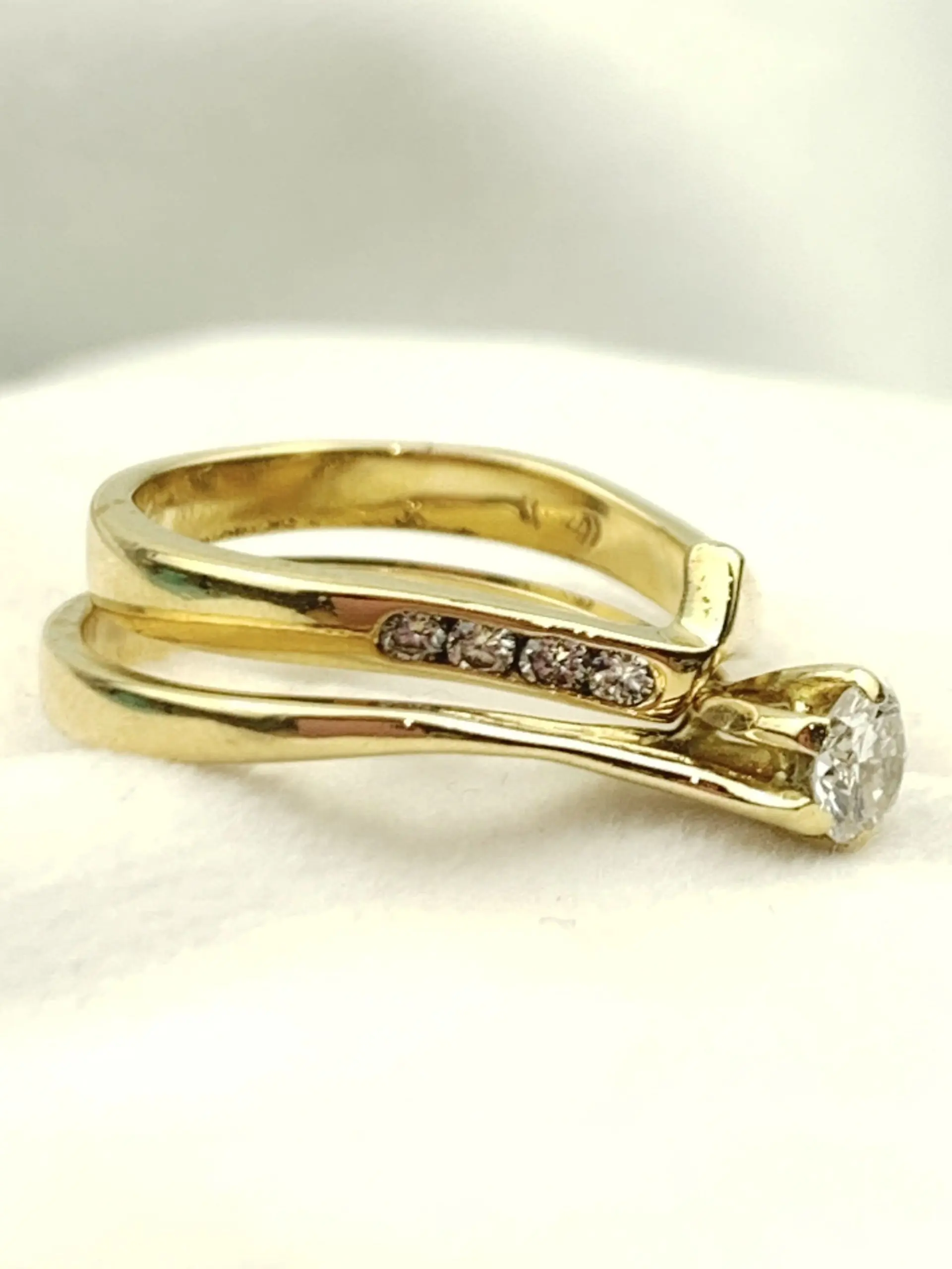 18ct Gold Diamond Engagement & Wedding Ring Set - Image 2
