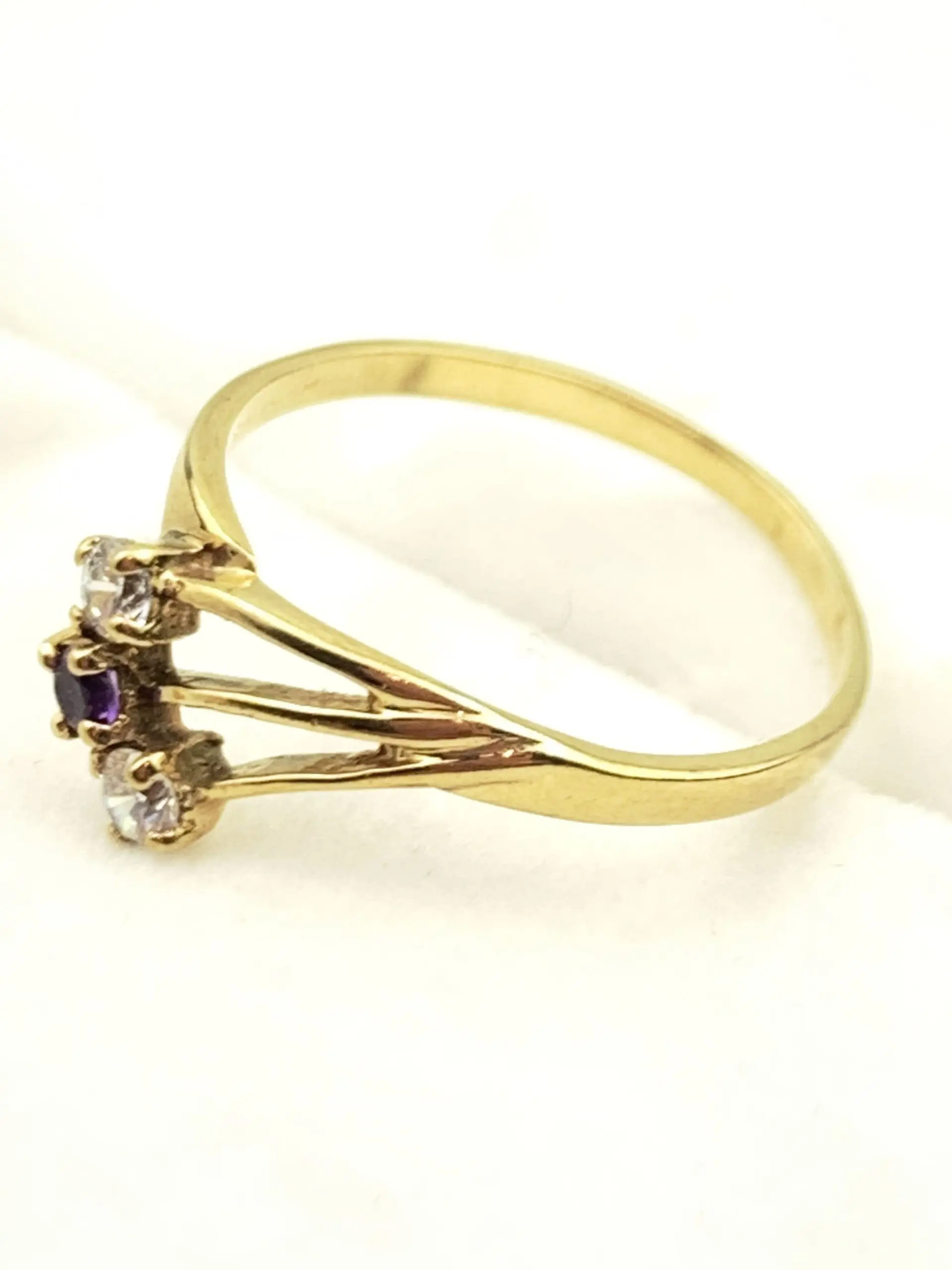 9ct Gold Cubic Zirconia & Amethyst Ring - Image 3