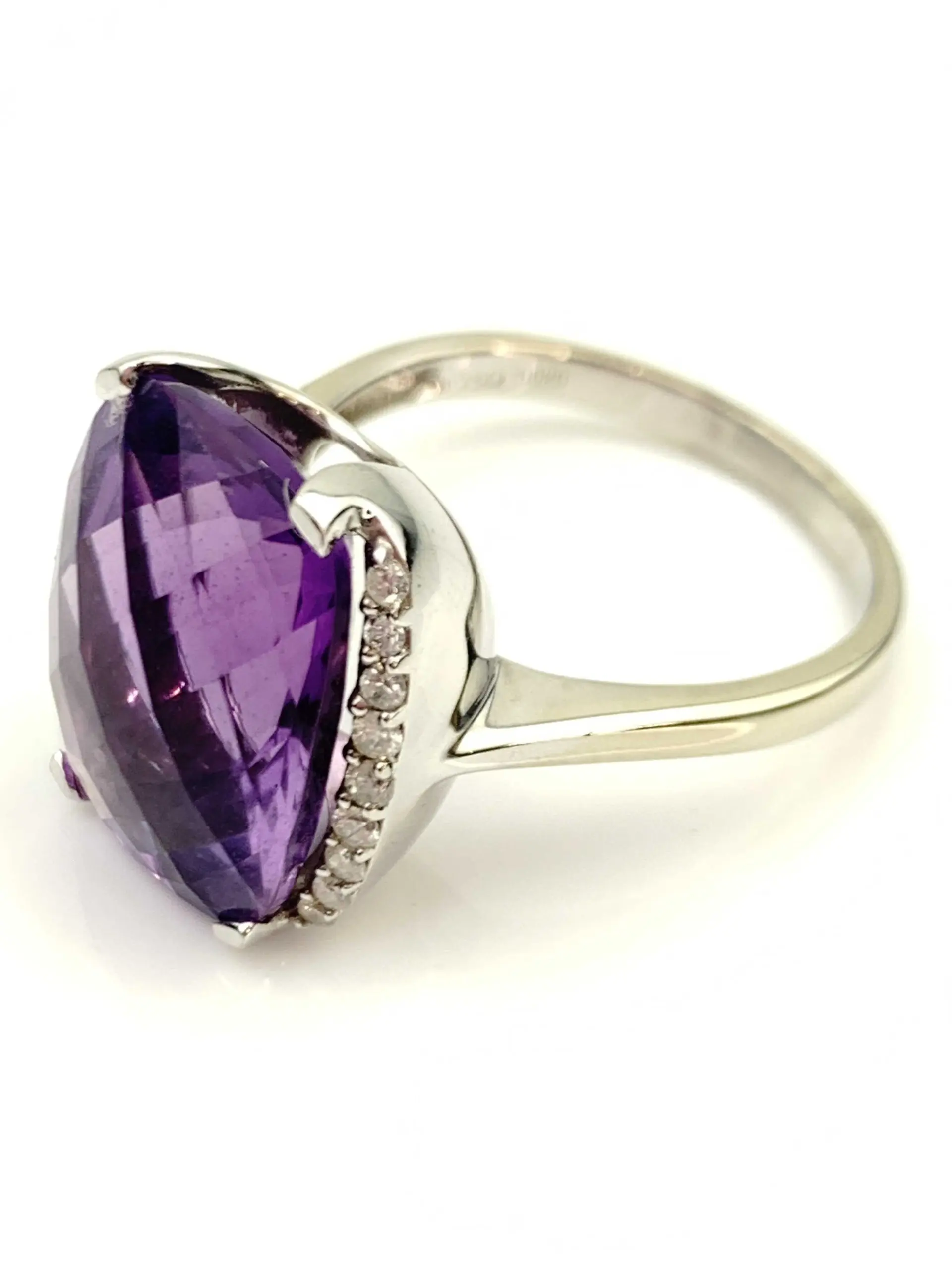 18ct White Gold Diamond & Amethyst Ring - Image 3
