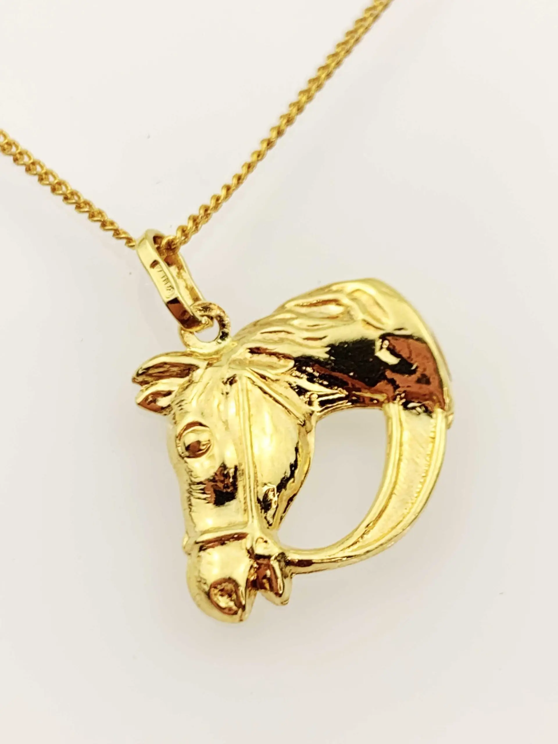 18ct Gold Horse Pendant - Image 2